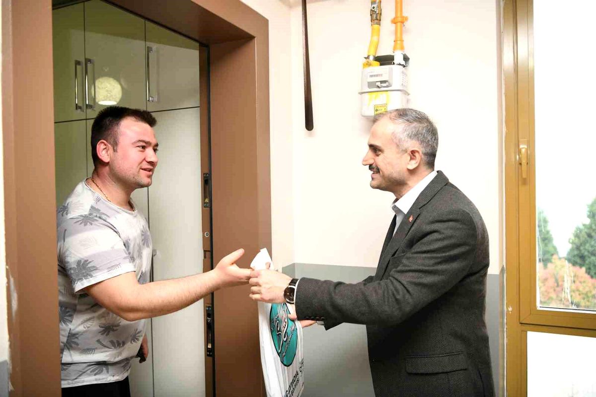 Çayırova\'da her eve bayram çikolatası