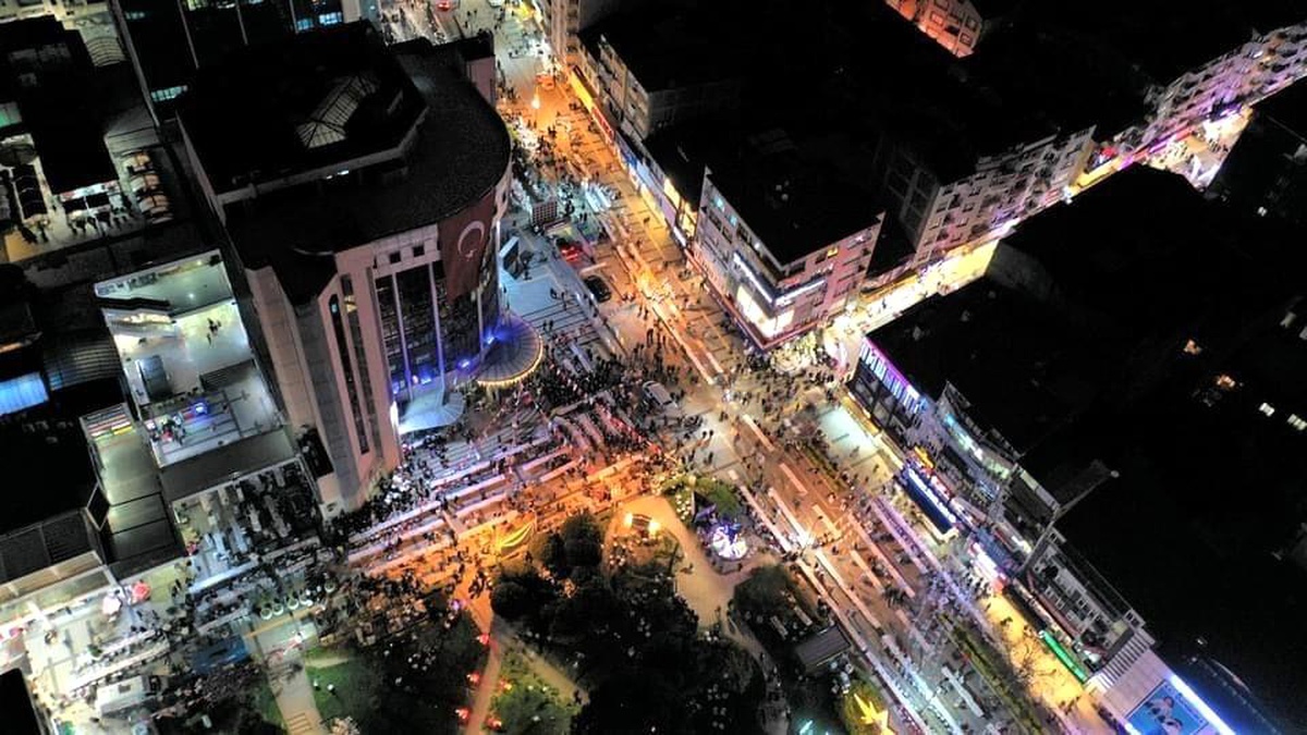 DP Genel Başkanı Gültekin Uysal, Kocaeli\'de 20 bin kişilik halk iftarına katıldı