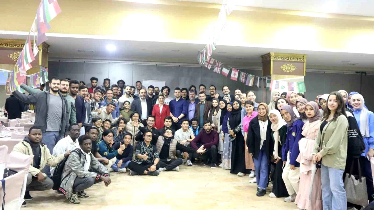 Eskişehir\'de 200 yabancı öğrenci iftar yemeğinde bir araya geldi