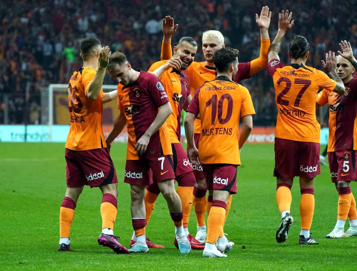 Galatasaray 5 hafta İstanbul\'dan çıkmayacak
