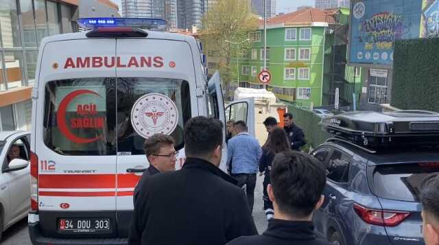 Kadıköy'de güvenlik, tadilattaki hastaneye izinsiz giren kişiyi vurdu Kadıköy'de güvenlik, tadilattaki hastaneye izinsiz giren kişiyi vurdu