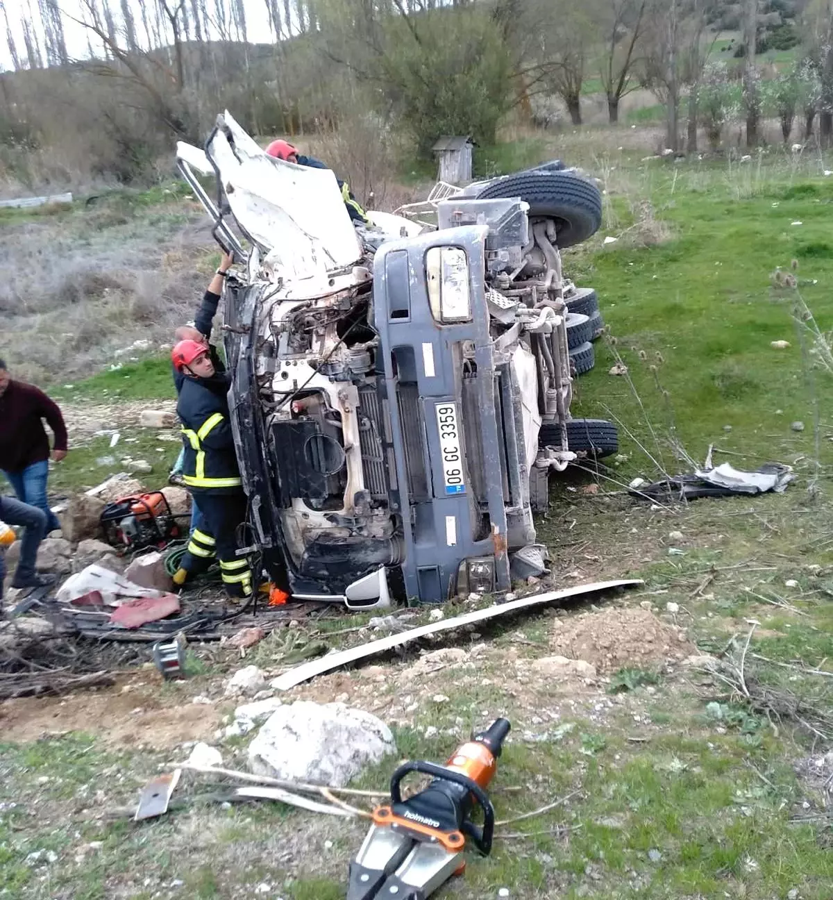 Kütahya\'da beton mikseri devrildi: 1 yaralı