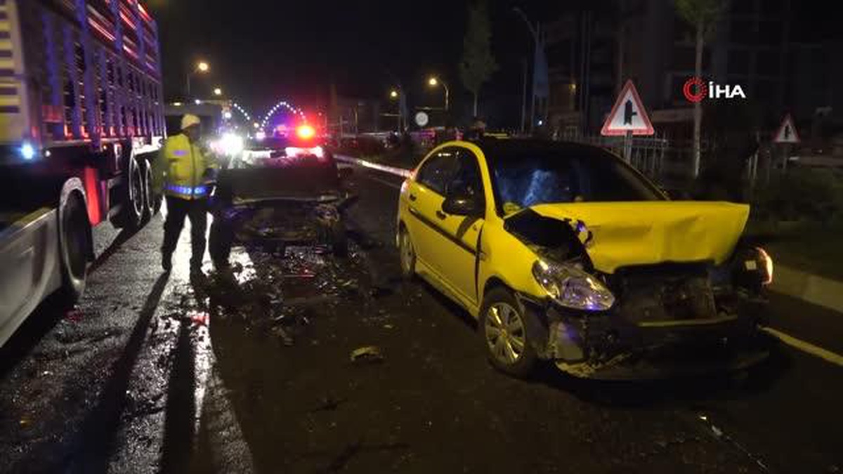 Malatya\'da zincirleme kaza: 6 araç birbirine girdi, 2 kişi yaralandı