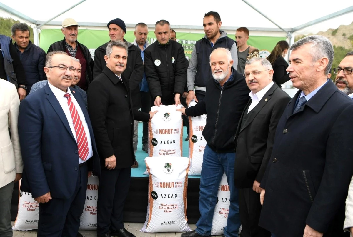 Mamak Belediyesi, Azkan Nohut Tohumu Dağıtımı Gerçekleştirdi