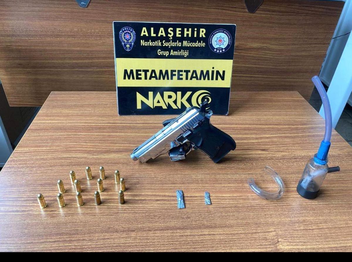Manisa\'da 2 ilçede uyuşturucu operasyonu