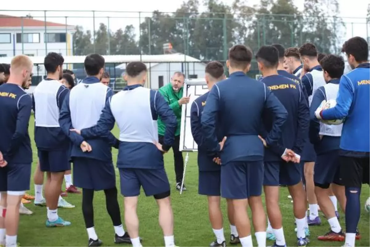 Menemen FK\'da Serkan Afacan imzaladı