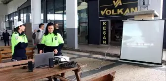 OTOGARDA SİNEVİZYON GÖSTERİMİ İLE EMNİYET KEMERİ UYARISI