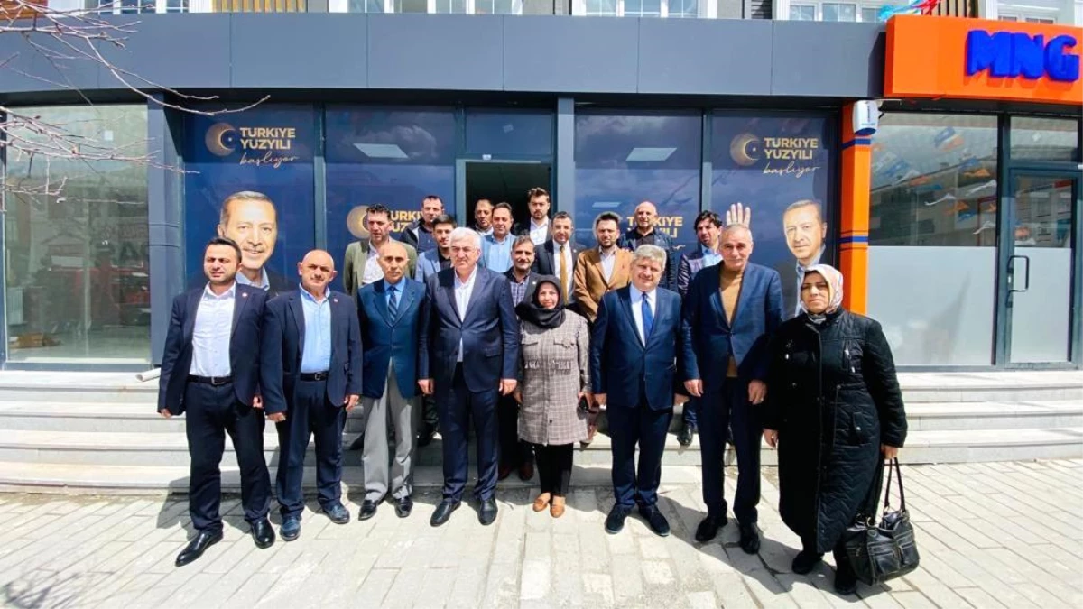 AK Parti Erzurum Milletvekili Adayı Mehmet Öz, Aziziyede Seçim Gezisi Yaptı