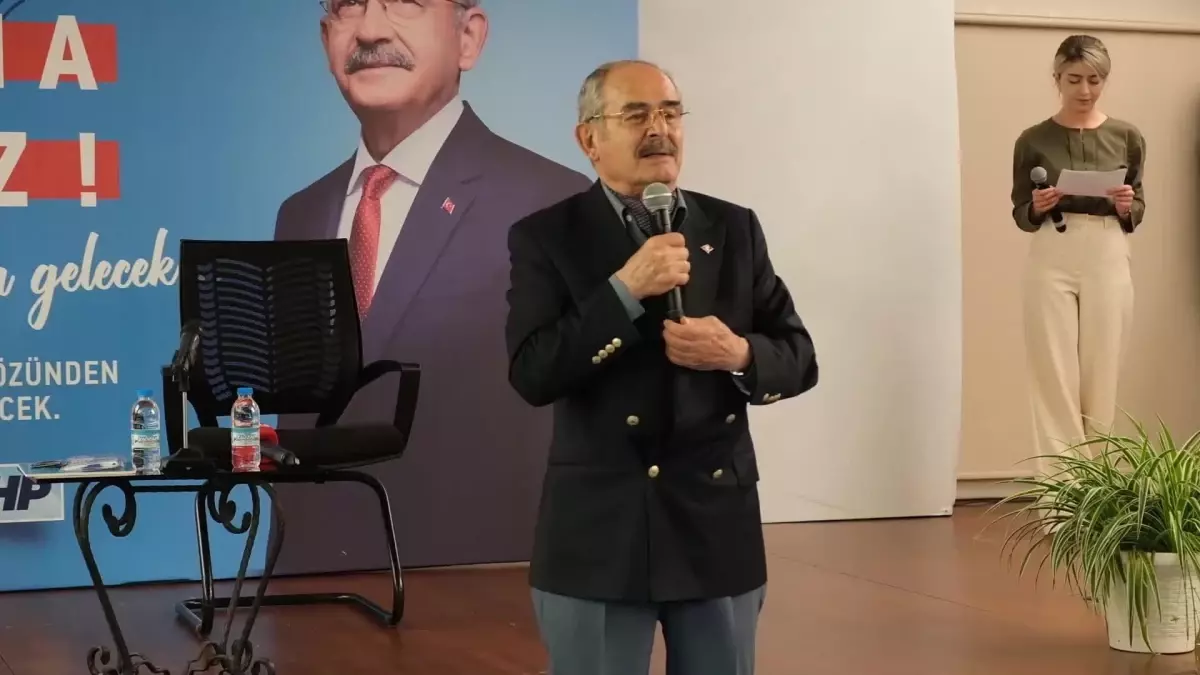 Özgür Özel: 'Gençlerin Yapması Gereken, Cehennemin Kapısını Birinci Turda Kapatmak. Eğer Aralık Bırakırsanız Oradaki Ateş Memleketi Yakabilir'
