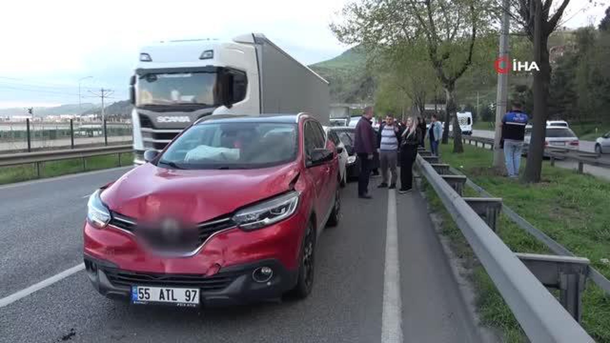Samsunda 7 otomobilin karıştığı zincirleme trafik kazası