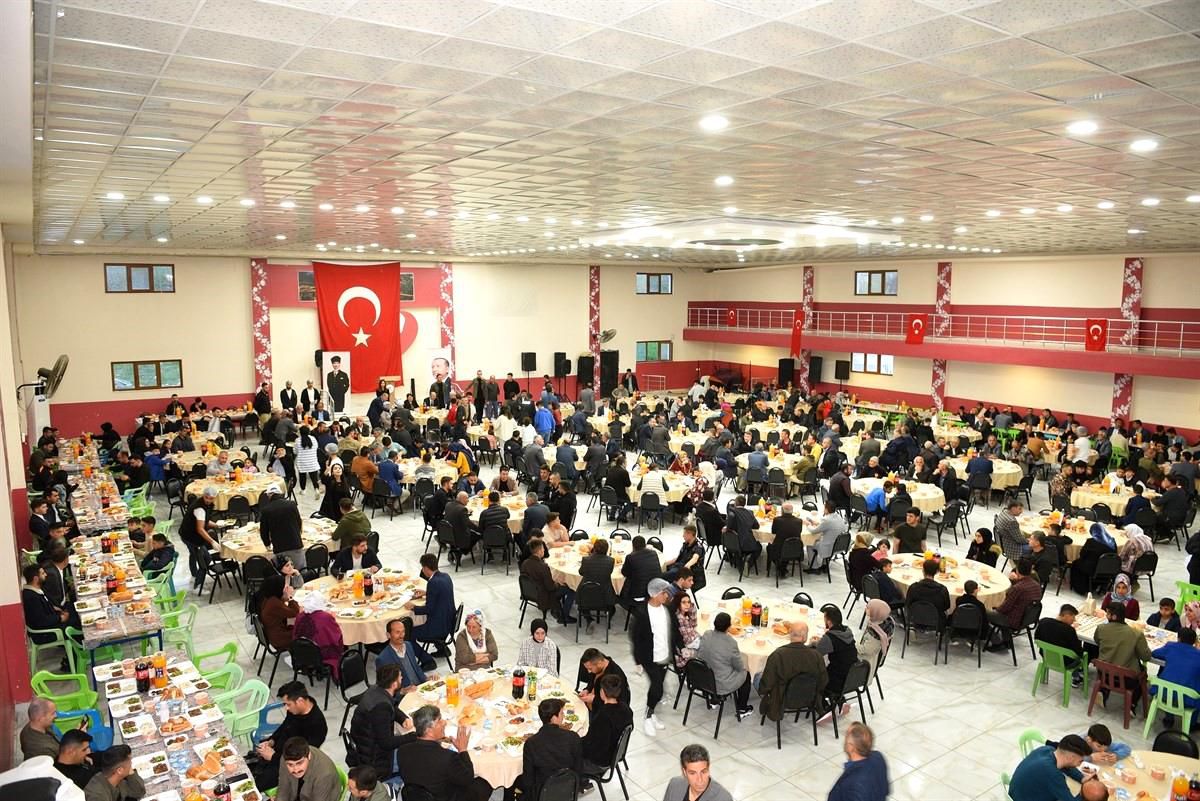 Sason\'da bin kişi iftarda bir araya geldi