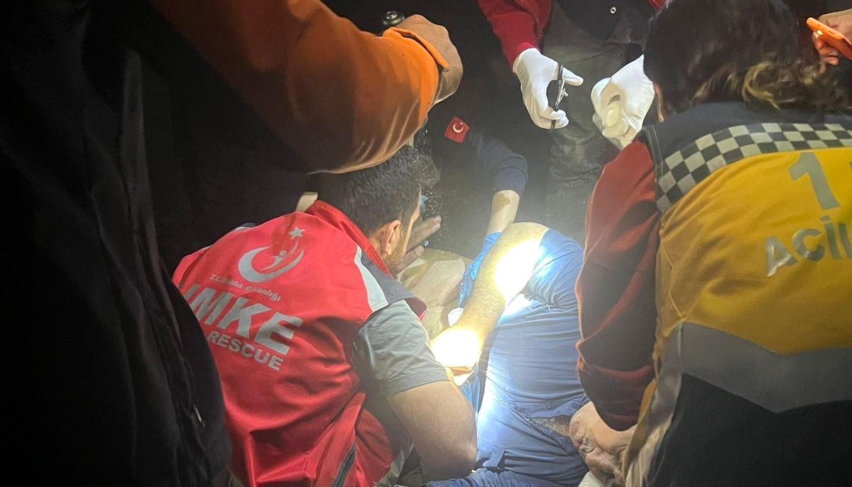 Siirt\'te tarım aracı devrildi, sürücü ağır yaralandı