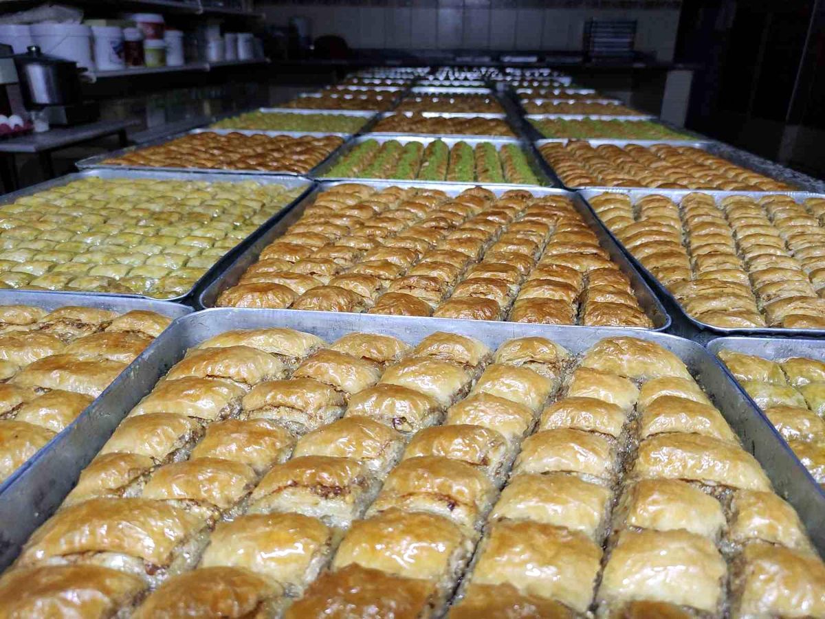 Ardahan\'da Bayram Tatlısı Üretimi Yoğunlaştı