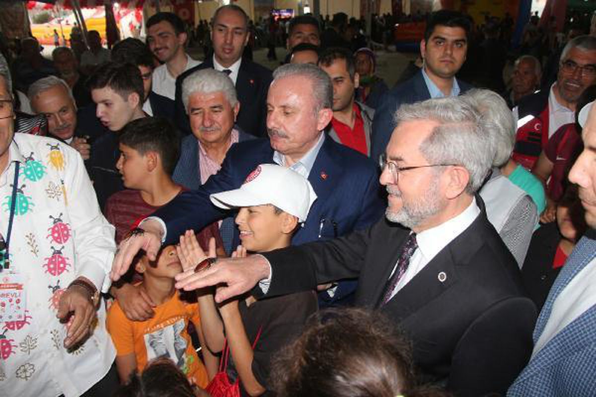 TBMM Başkanı Mustafa Şentop, Hatay\'da düzenlenen çocuk bahçesi ve bilim şenliğine katıldı