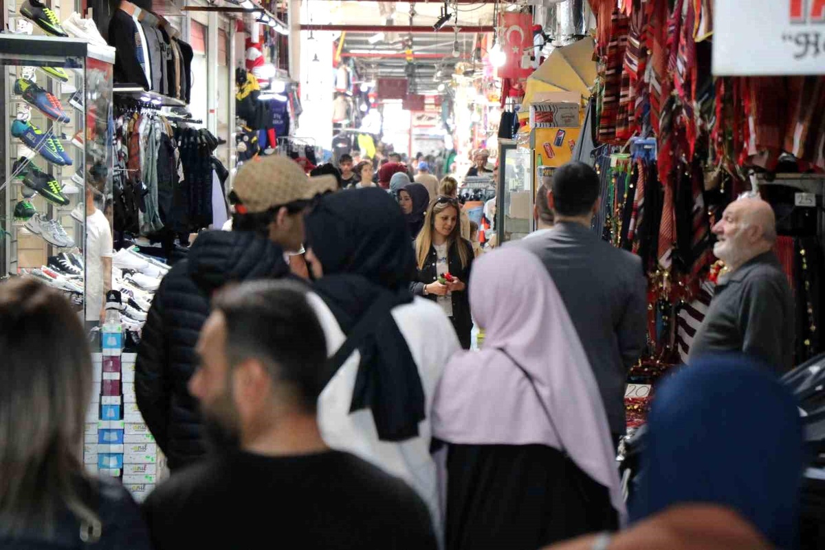 Samsun Yabancılar Çarşısı\'nda Bayram Alışverişi Yoğunluğu