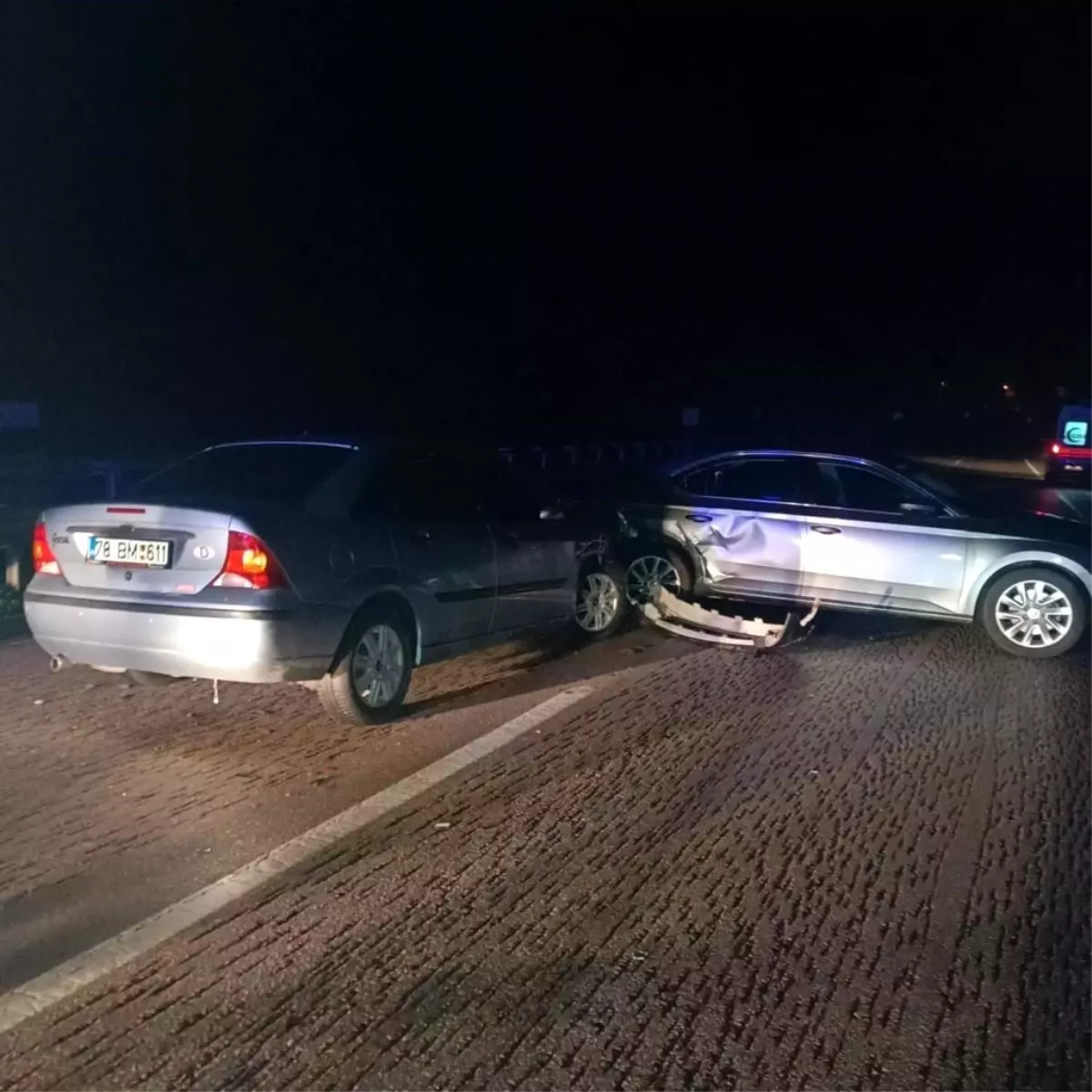 Karabük\'te Zincirleme Trafik Kazası: 4 Araçta Maddi Hasar Oluştu