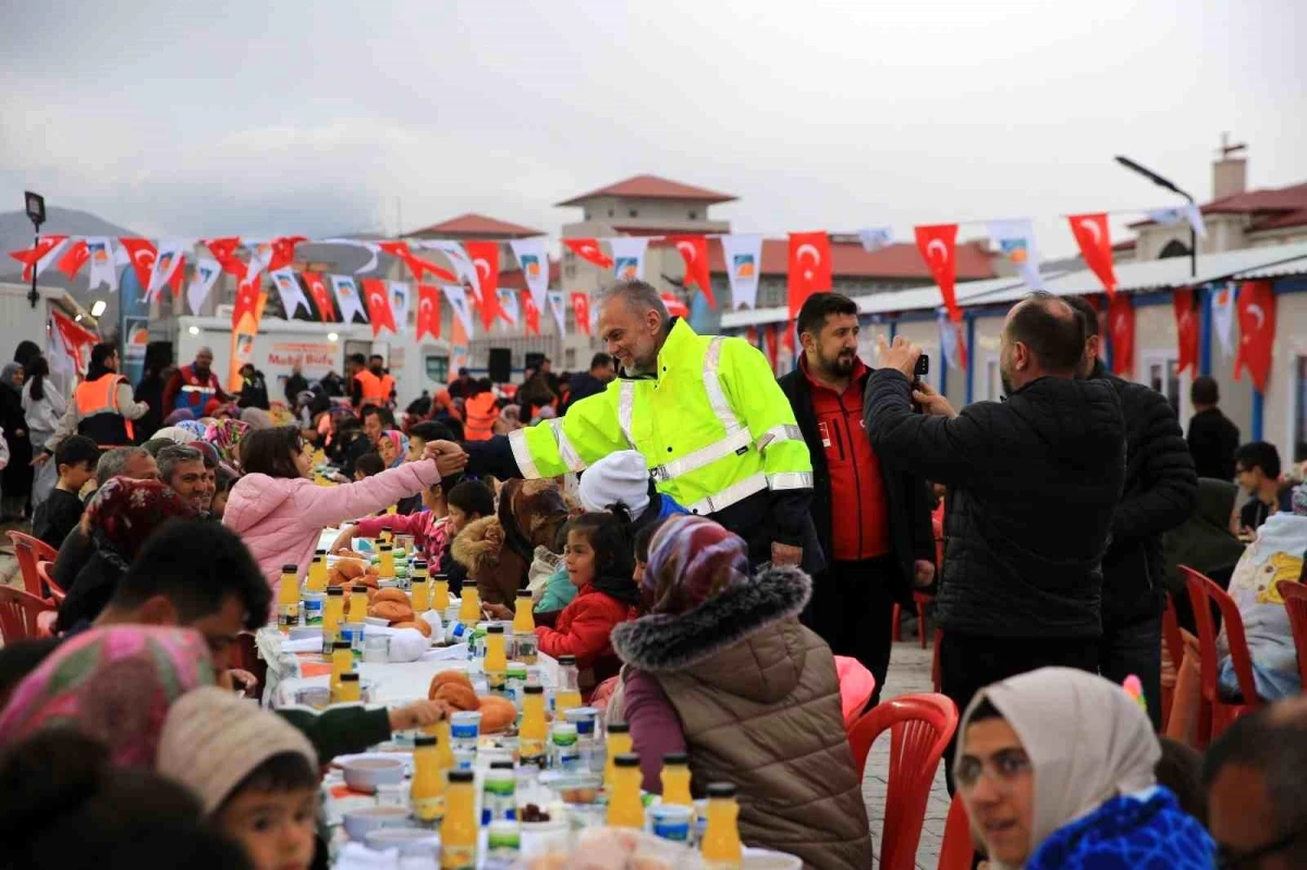 Çekmeköy Belediyesi Afşin\'de Kardeşlik İftarı Düzenledi