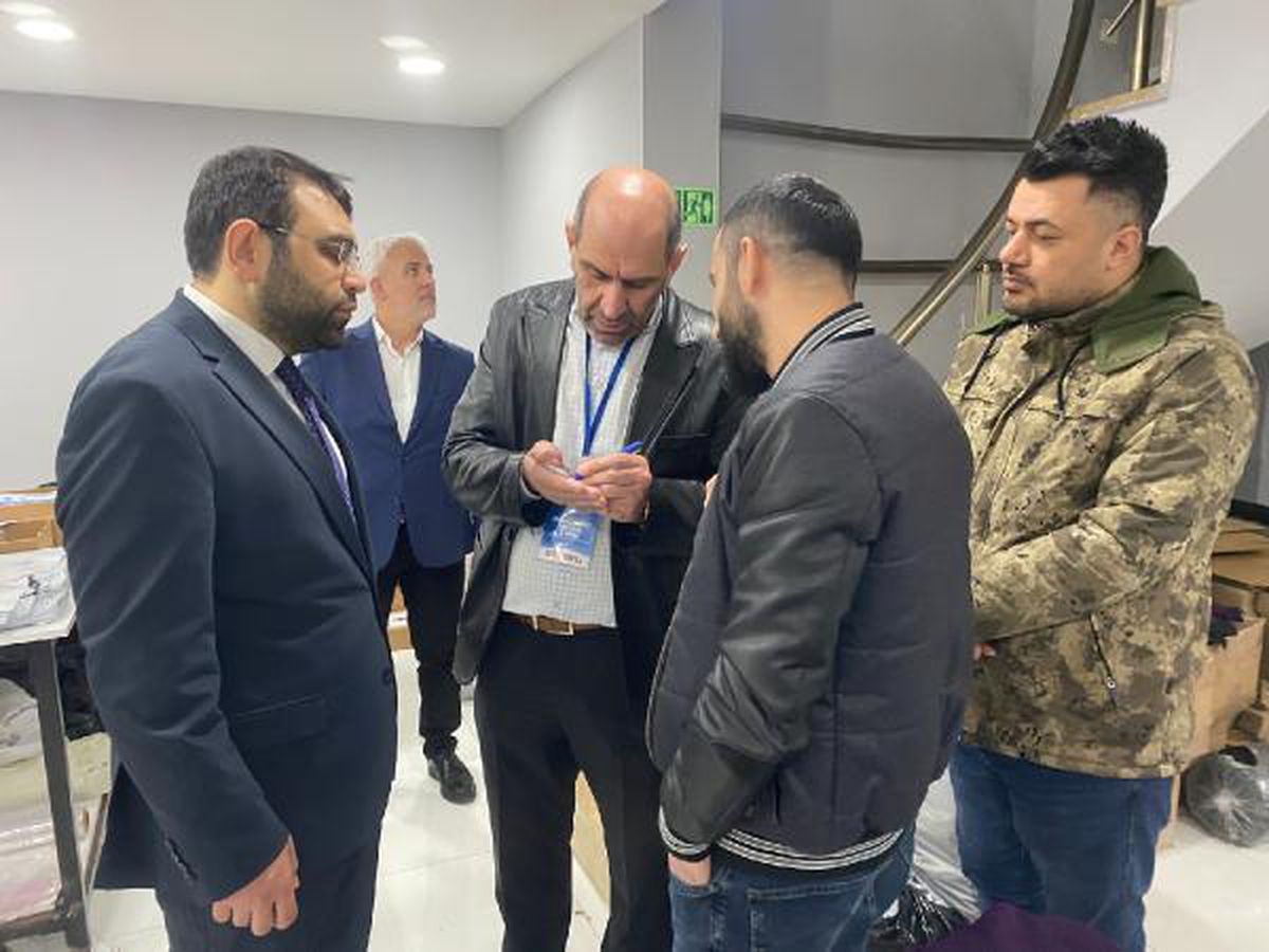 AK Parti İstanbul 2. Bölge Milletvekili Adayları Esnaf ve Gençlerle Bayramlaştı