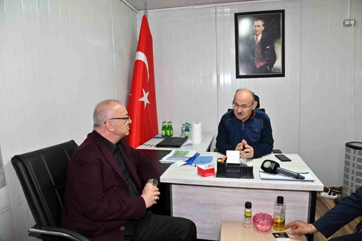 Manisa Büyükşehir Belediye Başkanı Cengiz Ergün Hatay\'da depremzedelerle bir araya geldi