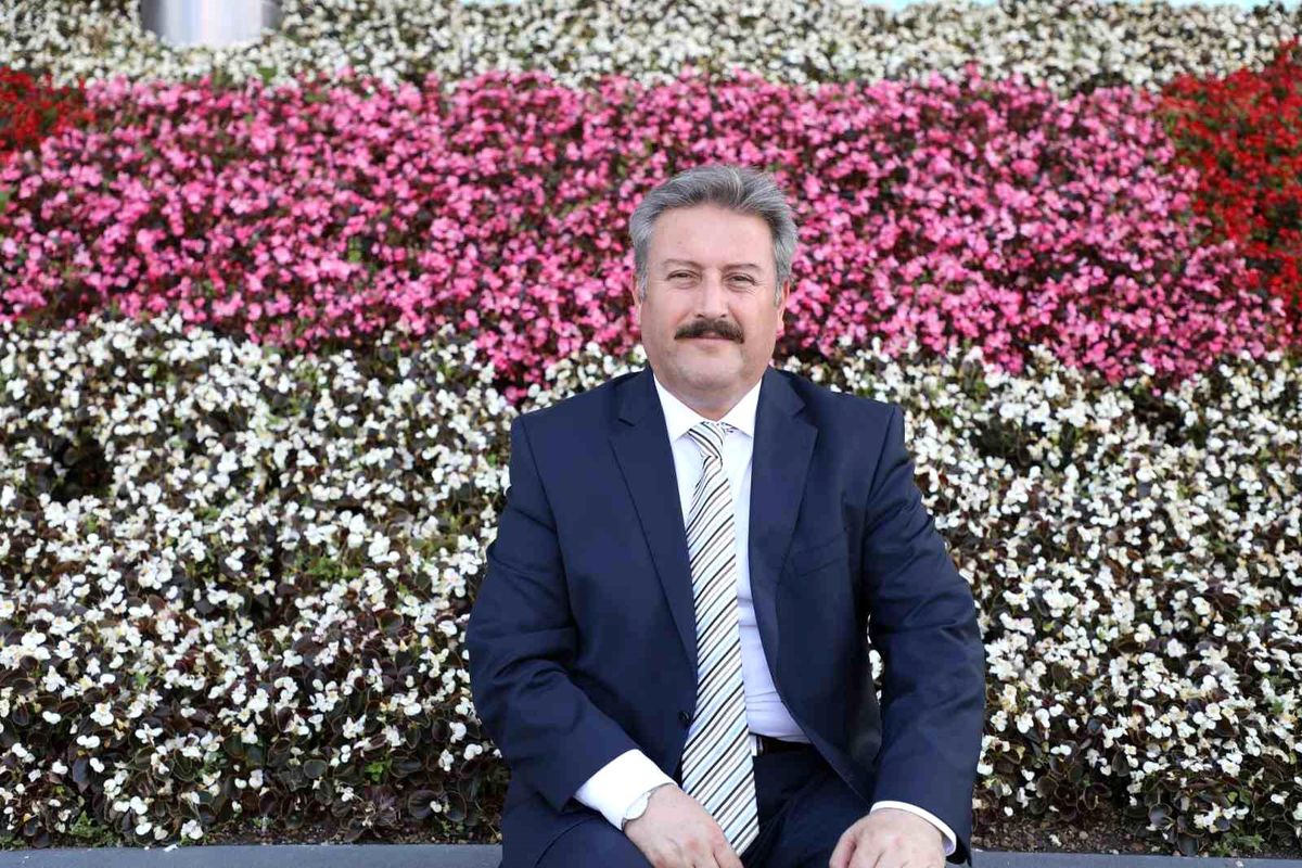 Başkan Palancıoğlu: Bu bayramda insanları kucaklayarak yaklaşalım