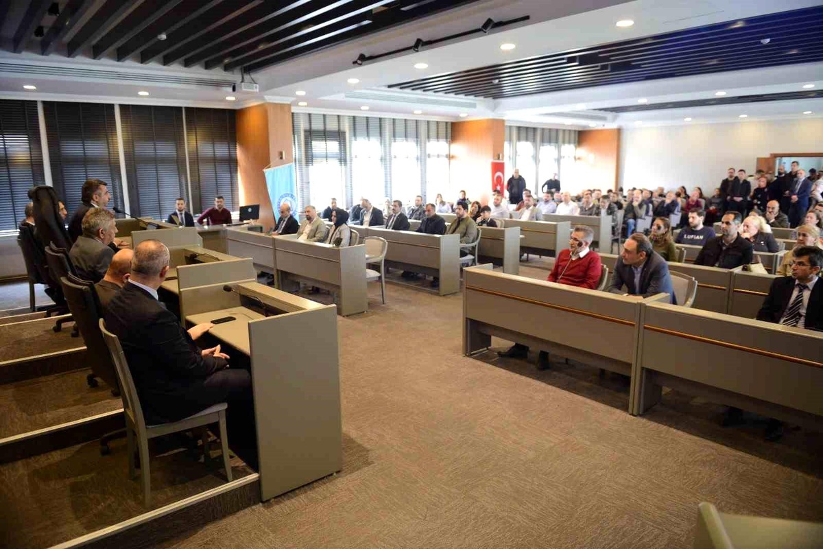 Yıldırım Belediye Başkanı Oktay Yılmaz, Personeliyle Bayramlaştı