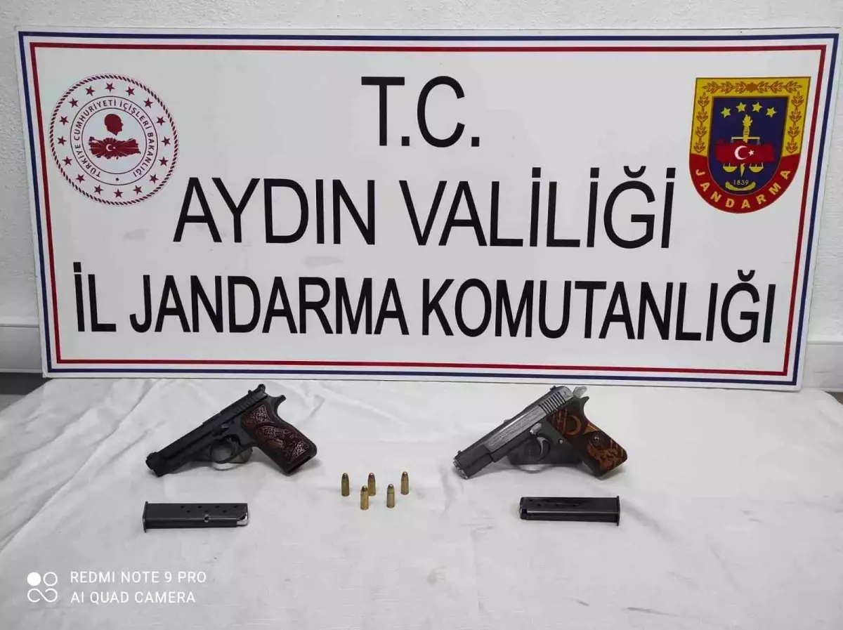 Buharkent\'te durdurulan araçta silah ele geçirildi