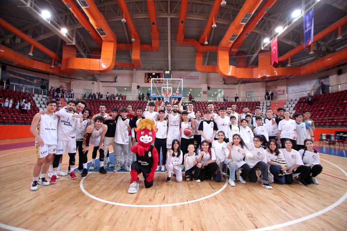 CO Basket İBB\'yi 2-1 mağlup ederek son 16 turuna yükseldi