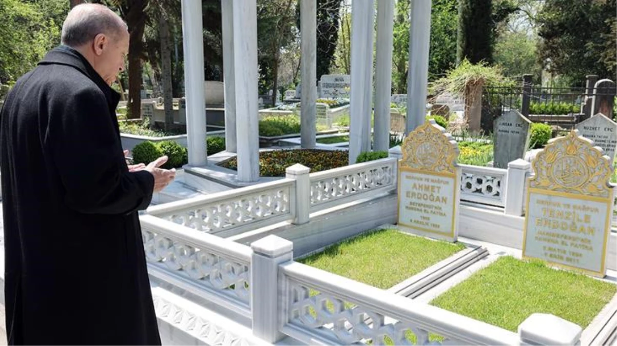 Cumhurbaşkanı Erdoğan\'dan mezarlık ziyareti! Anne ve babasının kabrinde dua etti