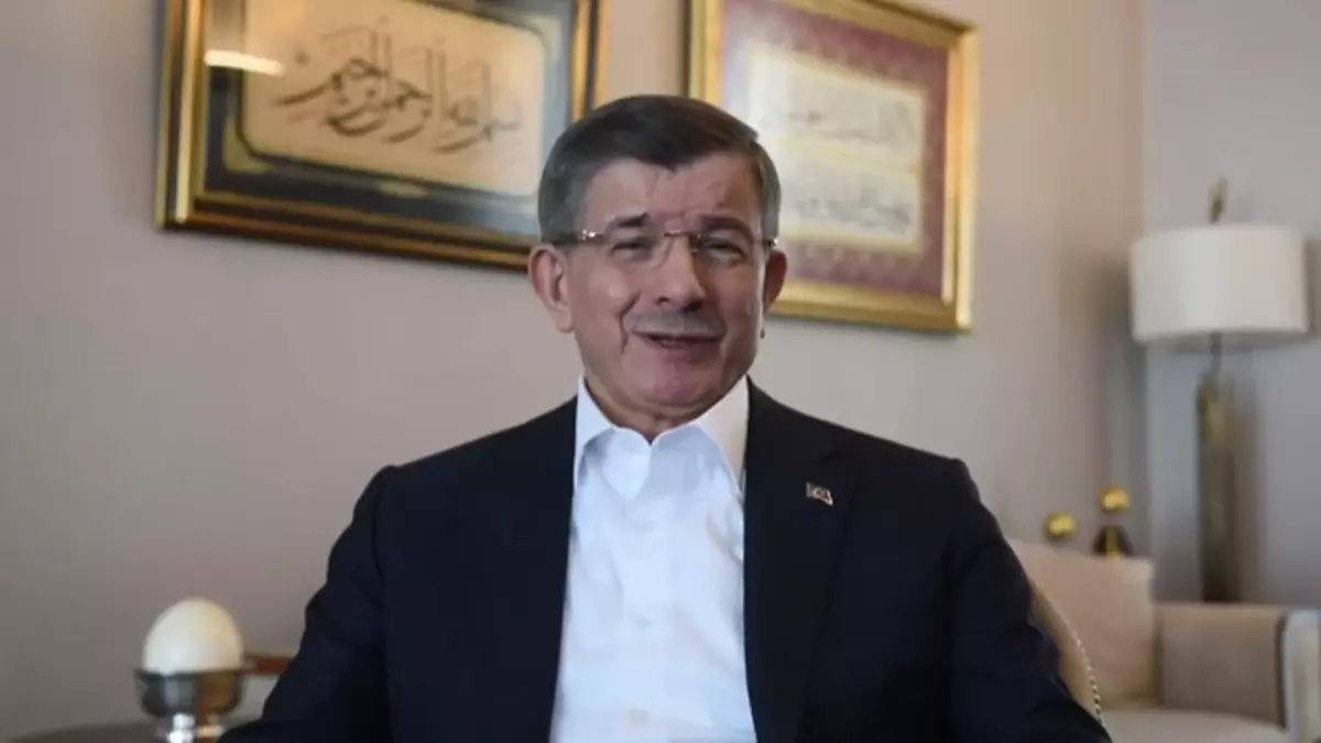 Davutoğlu: "Sünniler ve Aleviler Türkiye\'nin Geleceğini İnşa Ederken \'Siz Kimsiniz\' Diye Sormayacağız"