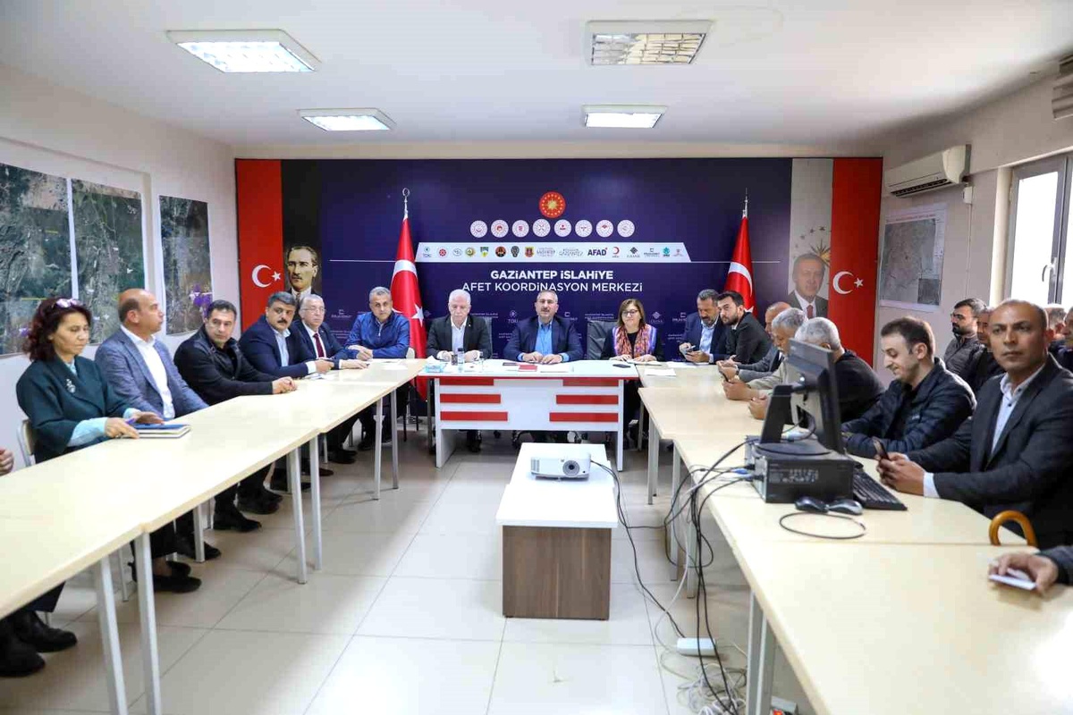 Gaziantep\'teki Deprem Konutları Hızla Yükseliyor