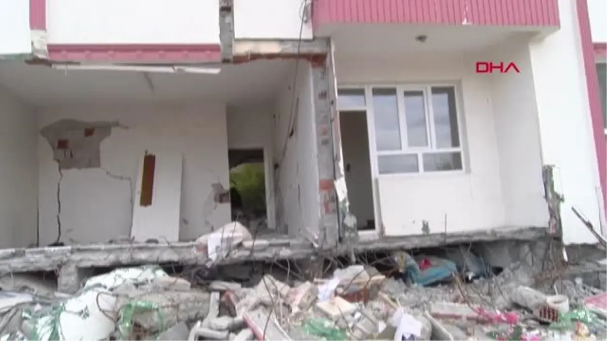 Çelik Kasa Depremde Yaşam Üçgeni Oluşturarak Enkaz Altında Kalanları Kurtardı