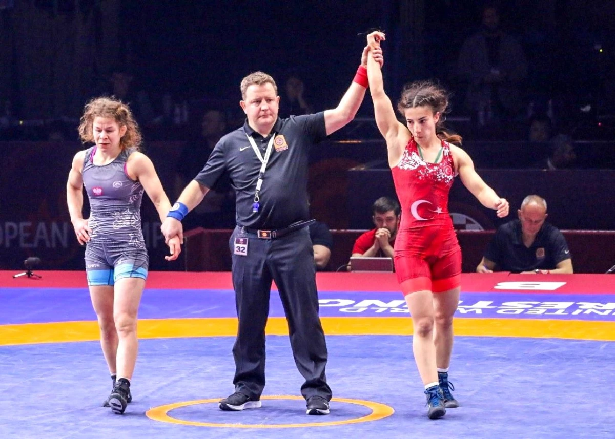 Evin Demirhan Yavuz, Avrupa Güreş Şampiyonası\'nda bronz madalya kazandı