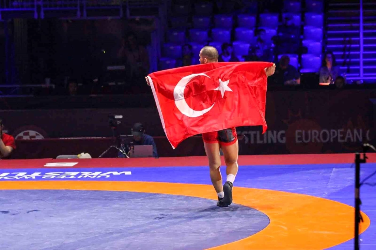 Feyzullah Aktürk, Avrupa Güreş Şampiyonasında Altın Madalya Kazandı