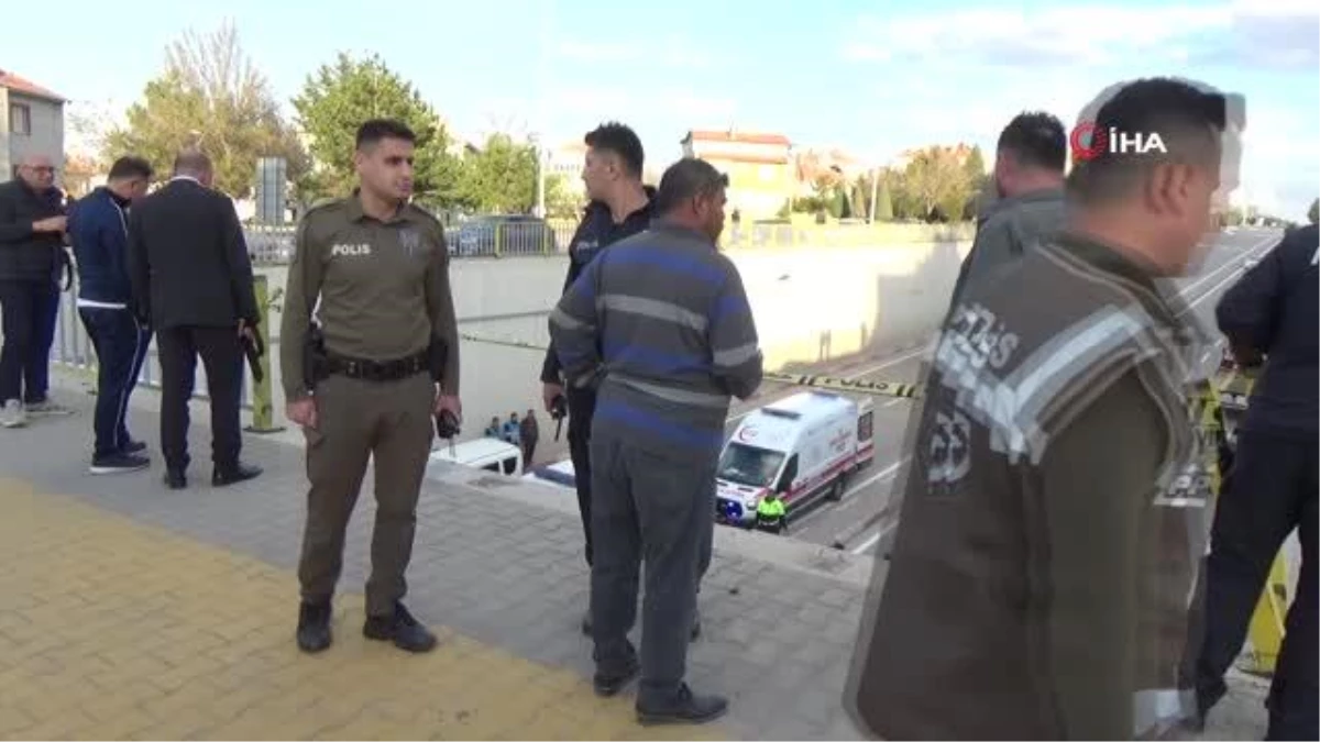 Karaman\'da Hafif Ticari Araç Alt Geçide Düştü: 2 Ölü 1 Yaralı