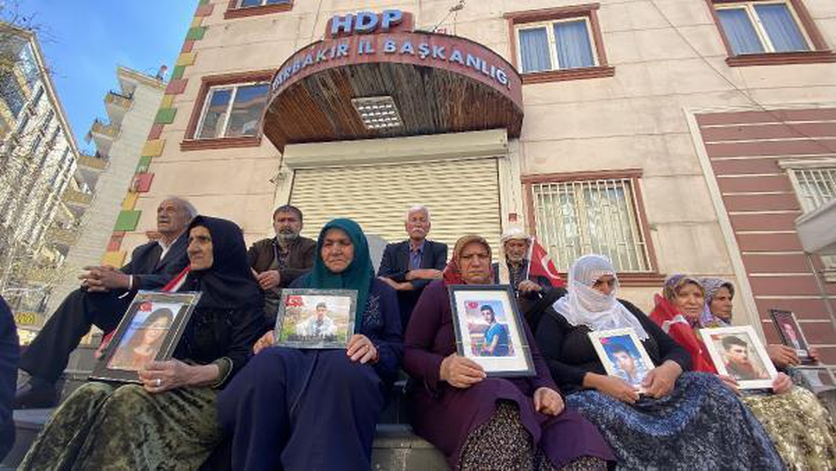 HDP önündeki evlat nöbetinde 7\'nci buruk bayram