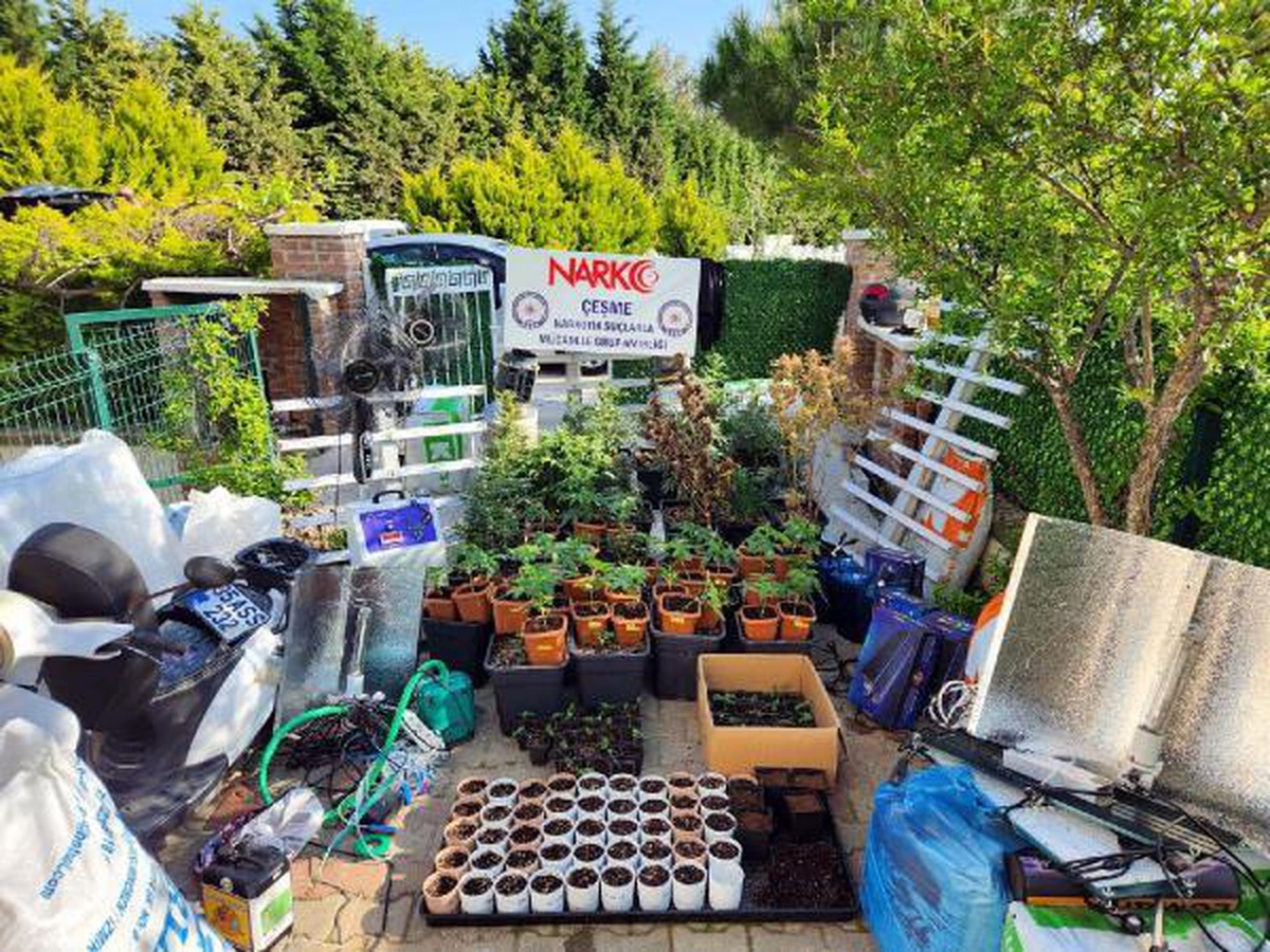 Çeşme\'de Uyuşturucu Operasyonu: 7 Tutuklama