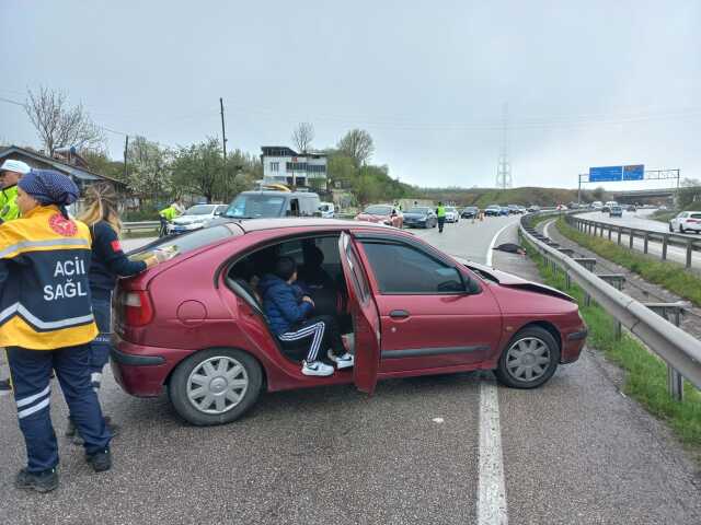Kayan otomobilden kapıyı açarak kurtulmak isteyen kadın bariyerlere çarparak hayatını kaybetti Kayan otomobilden kapıyı açarak kurtulmak isteyen kadın bariyerlere çarparak hayatını kaybetti