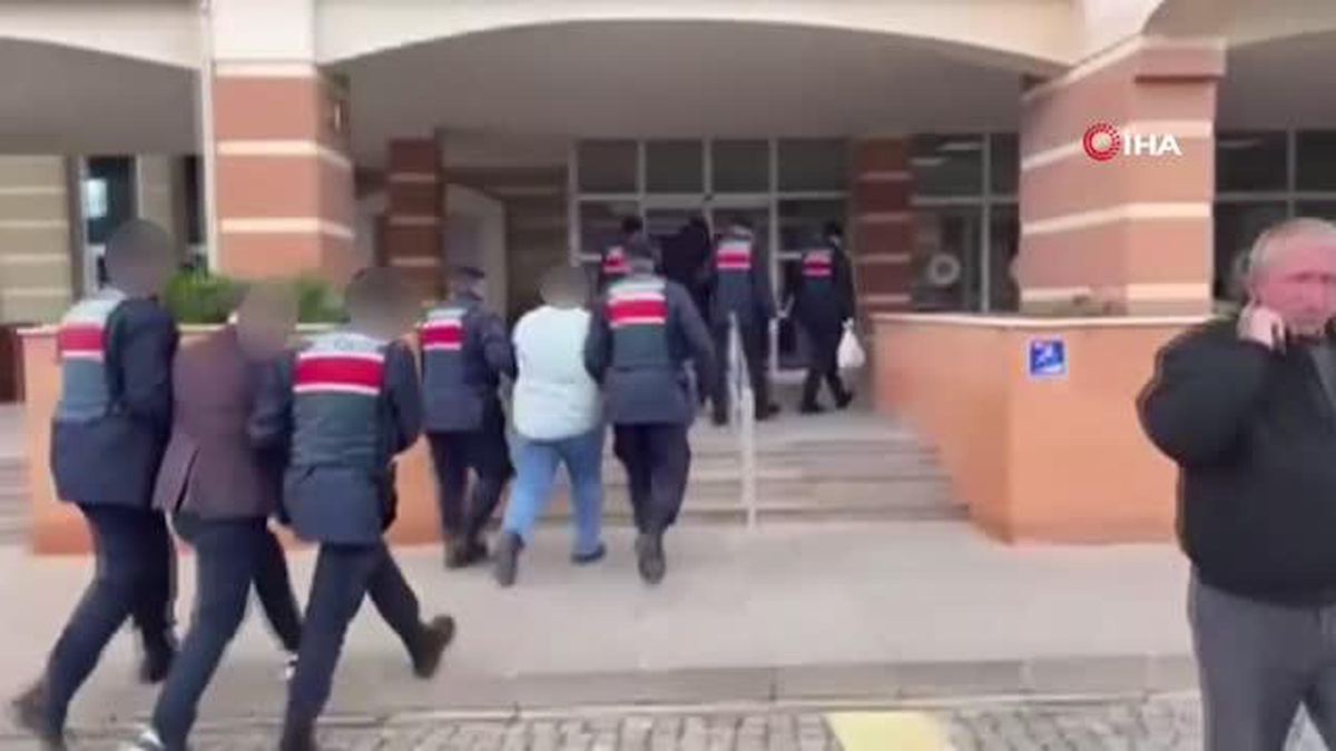 Kastamonu\'da Kiraladıkları Villayı Uyuşturucu Sera Haline Getiren 2 Kişi Tutuklandı