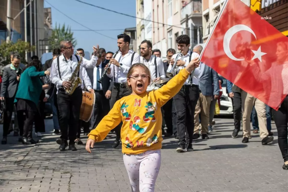 Konak Belediyesi 23 Nisan töreninde baharın geleceğine inandı