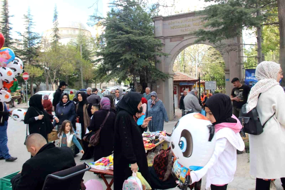 Konya\'da Ramazan Bayramı öncesi mezarlıklarda yoğunluk