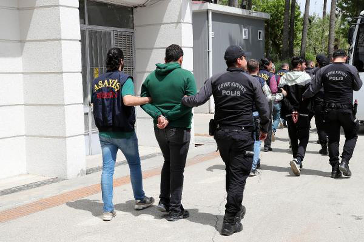 Mersin\'de Sosyal Medya Dolandırıcılığı Operasyonu: 9 Gözaltı
