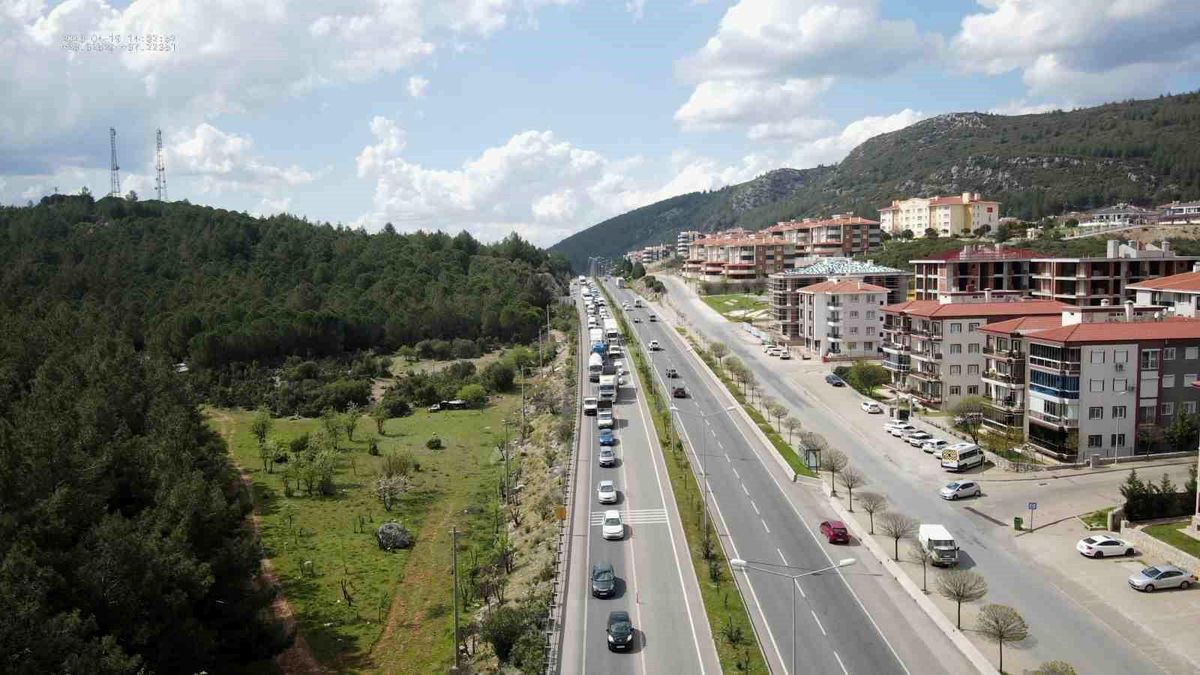 Muğla\'da Bayram Tatilcileri Akını Devam Ediyor