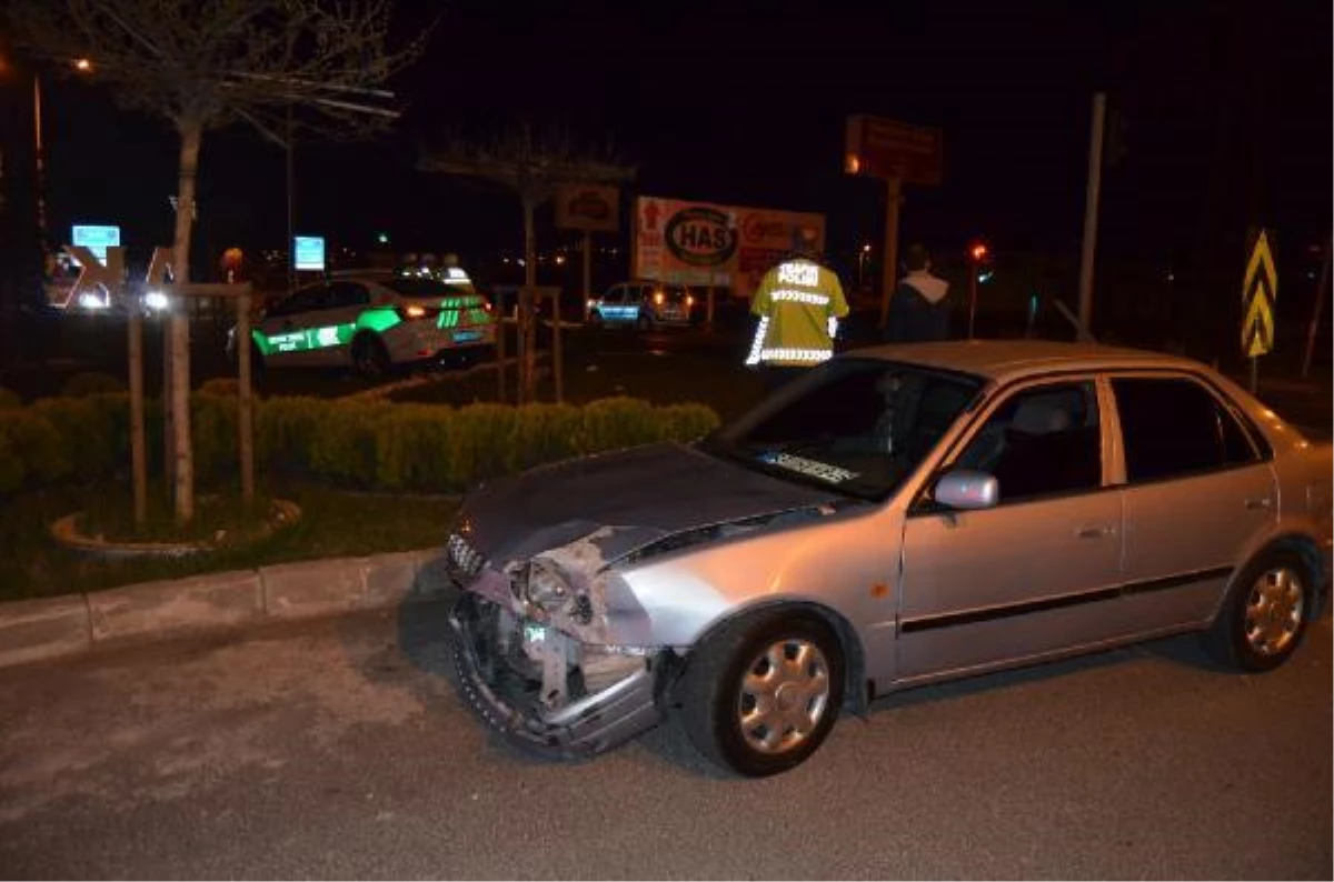Aksaray\'da polis aracı ile otomobil çarpıştı: 6 yaralıdan 1\'i polis