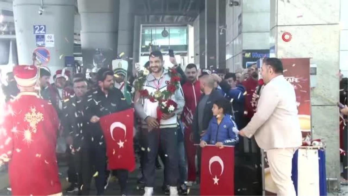 Taha Akgül and Freestyle Wrestling National Team return to Turkey