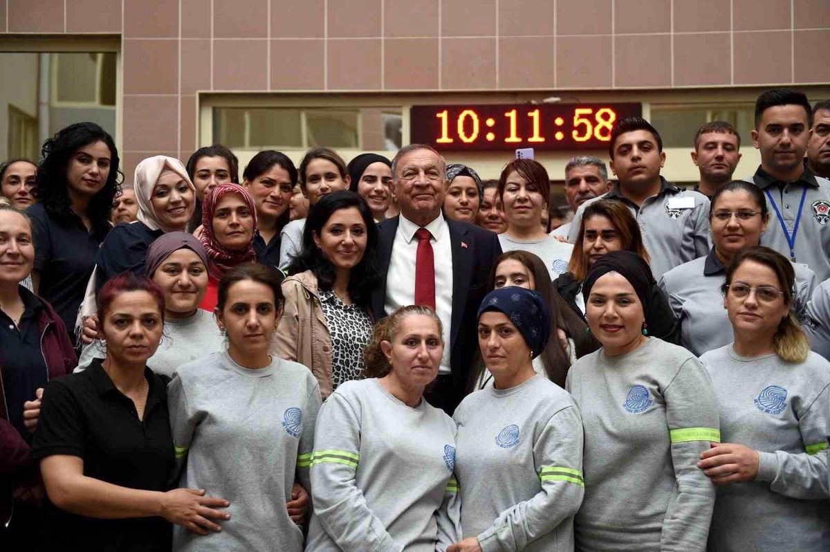 Seyhan Belediyesi\'nde bayramlaşma sevinci