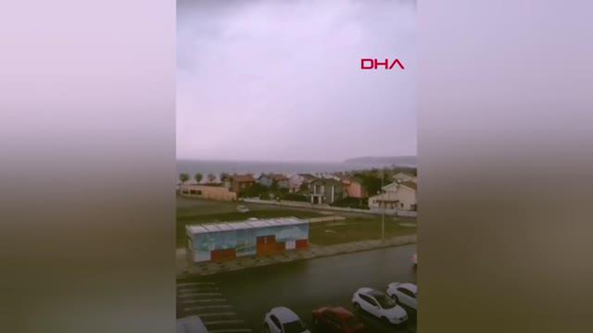 Silivri\'de Sağanak Yağış Vatandaşları Zorladı