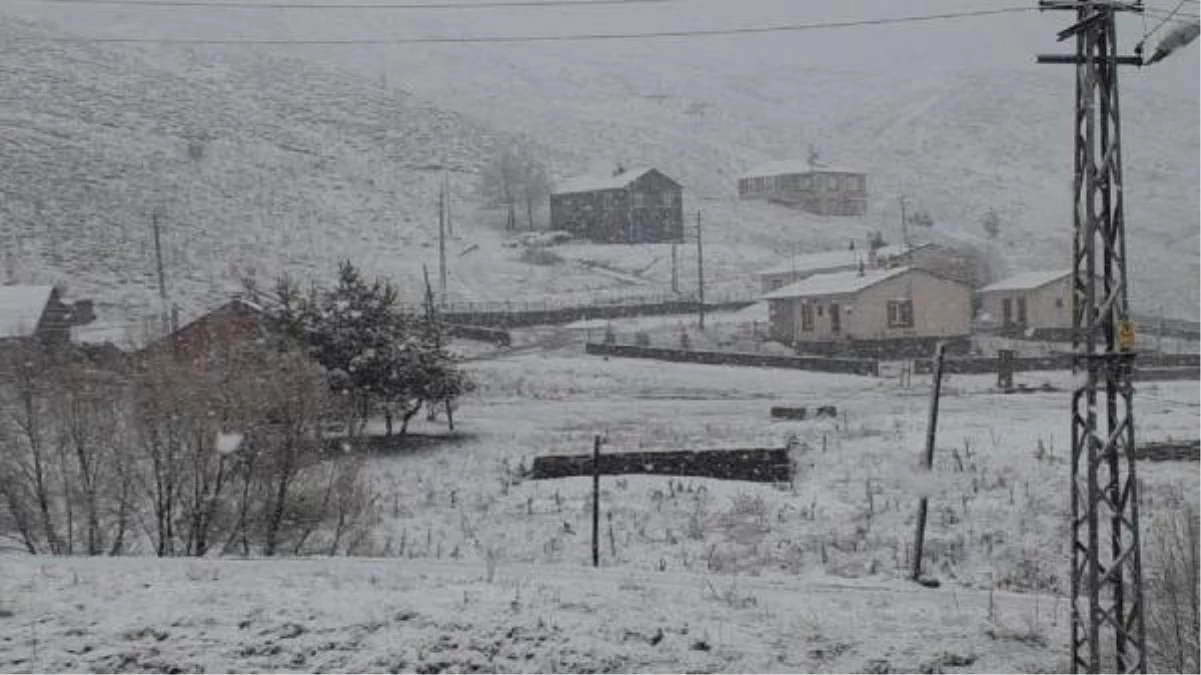 Sivas\'ta İmranlı ilçesinde kar yağdı