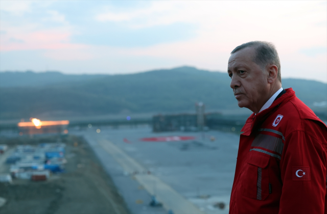 Son Dakika: Karadeniz'de tarihi an! Cumhurbaşkanı Erdoğan'dan vatandaşa çifte doğal gaz müjdesi: Ücretsiz olacak