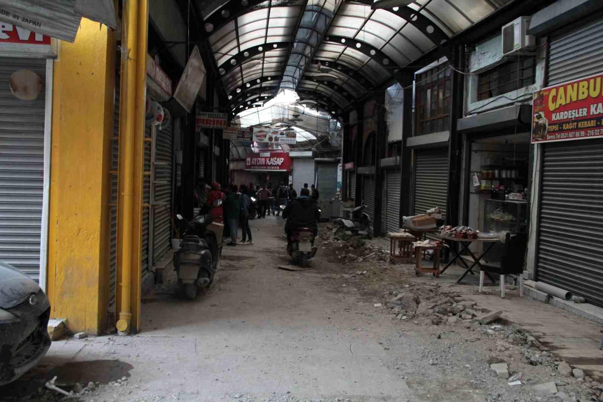 Tarihi Uzun Çarşı bu bayramda Hatay\'a yabancı kaldı