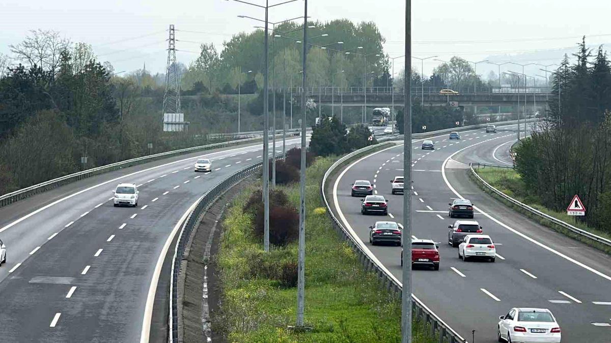 TEM Otoyolu Düzce geçişinde Ramazan Bayramı öncesinde yoğunluk yaşanıyor
